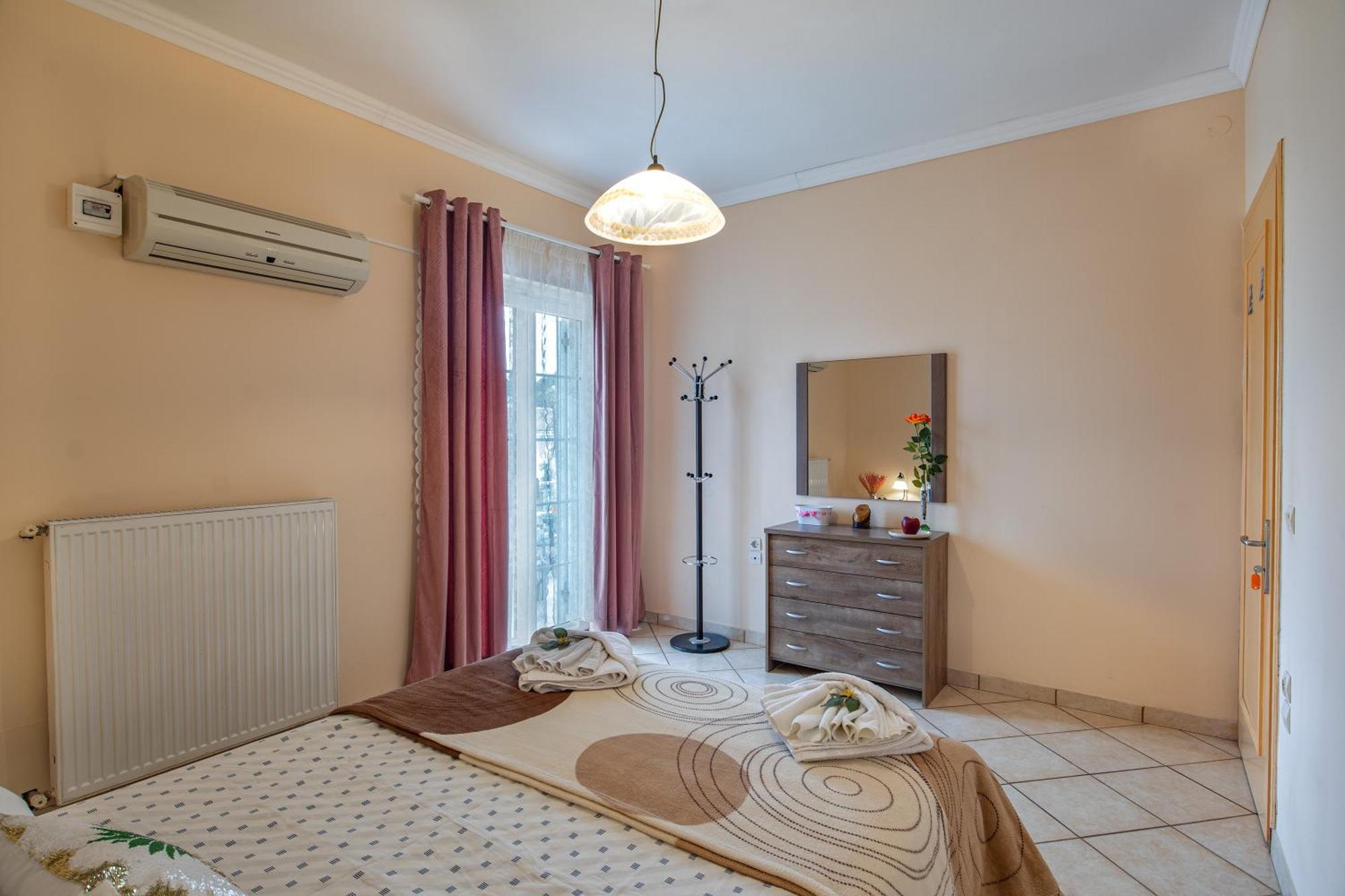 House Of Velenia - 2 Bedroom Apartment Near Old Town, Airport And Bus Station Corfu  Eksteriør bilde