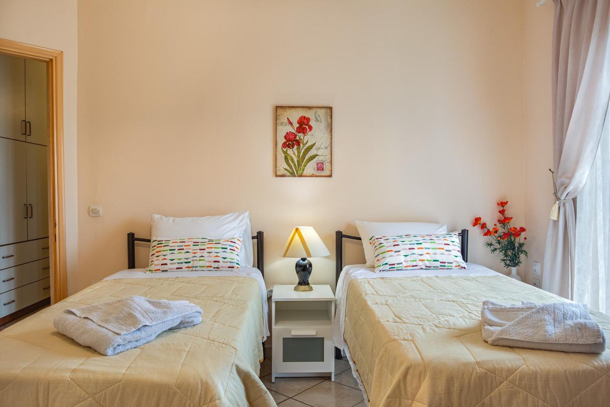 House Of Velenia - 2 Bedroom Apartment Near Old Town, Airport And Bus Station Corfu  Eksteriør bilde